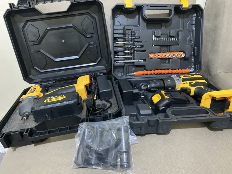foto de Combo Furadeira Parafusadeira De Impacto 3/8 10mm A Bateria E Chave De Impacto A Bateria Brushless 430nm The Black Tools