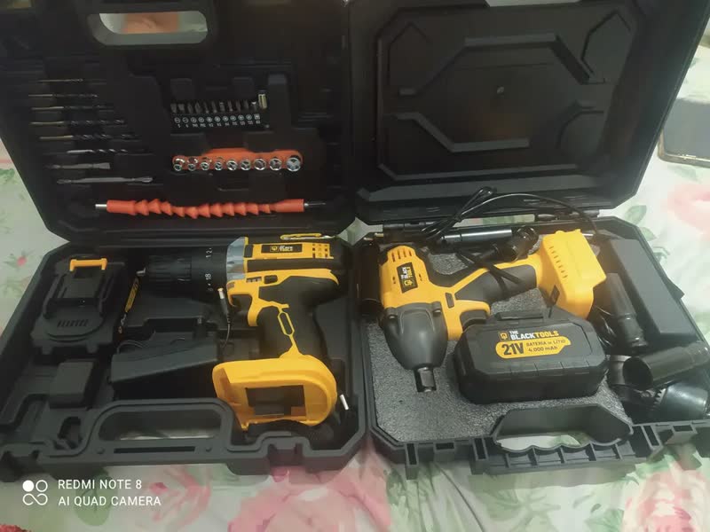 foto de Combo Furadeira Parafusadeira De Impacto 3/8 10mm A Bateria E Chave De Impacto A Bateria Brushless 430nm The Black Tools