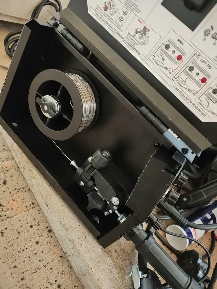foto de Máquina Solda Mig Sem Gás Flex Tig Lift Mma Bivolt Inversora Sinergico Com Arame Frequência 50 Hz/60 Hz 110/220v
