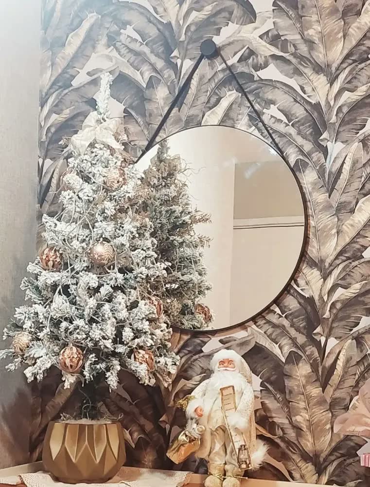 foto de Espelho Redondo Adnet Decorativo com Alça e Moldura de Couro Caramelo de 70cm LYO