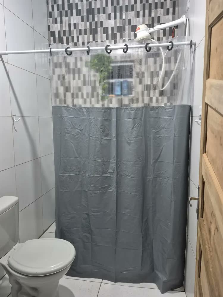 foto de Cortina De Box Banheiro Impermeável Com Visor Pvc Blackout