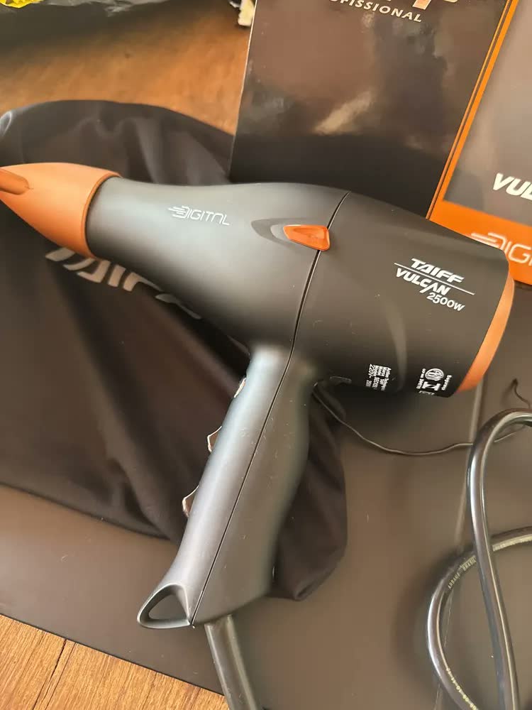 foto de Secador Cabelo Vulcan 2500w Digital Profissional 3m Taiff Cor Preto