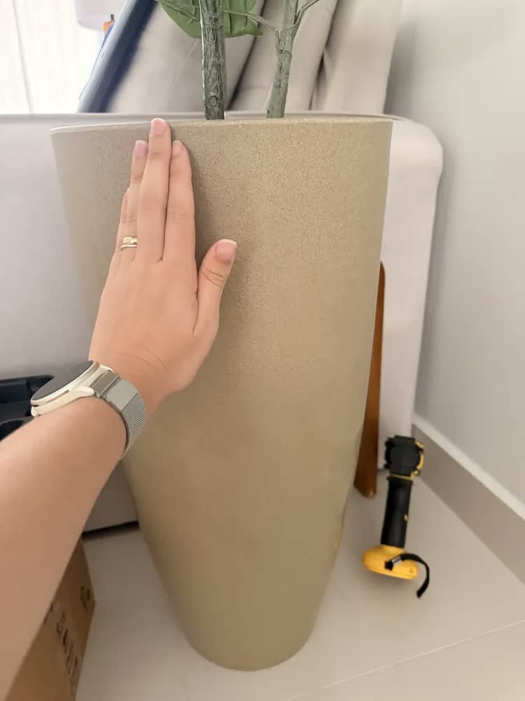 foto de Vaso Luxo Planta Sala Coluna Ibiza Cone G Decorativo Liso