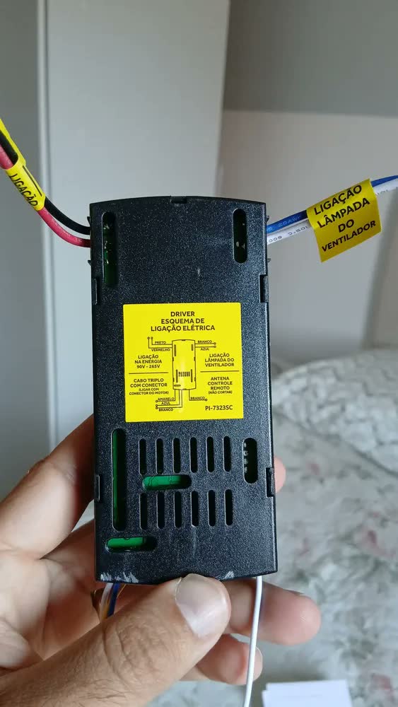 foto de Ventilador De Teto Ventisol Fênix Branco/silver Inverter