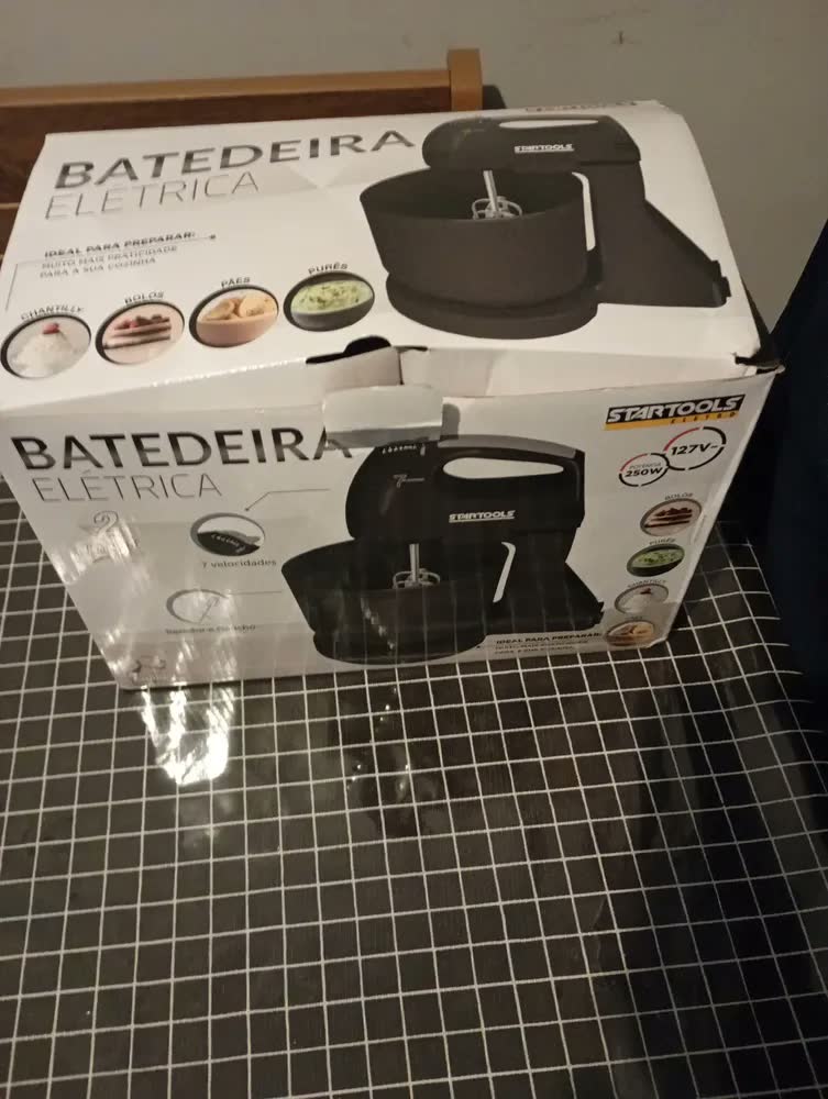 foto de Batedeira Startools Elétrica 2L 250W 7 Velocidades Com Pedestal