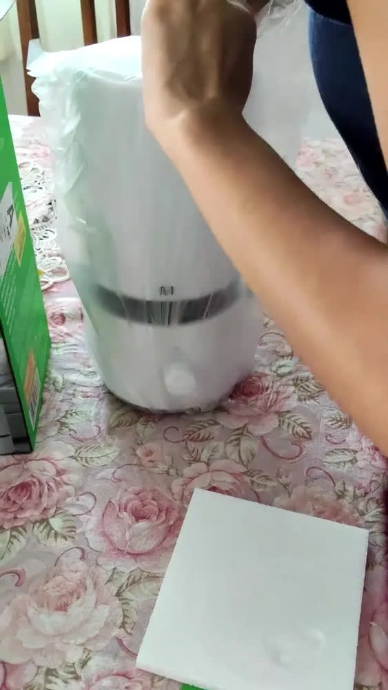 foto de Umidificador De Ar Ultrassônico Easy Air 1,8L Branco Bivolt Com Aromaterapia Névoa Silenciosa Multi Saúde - HC290 Ambiente