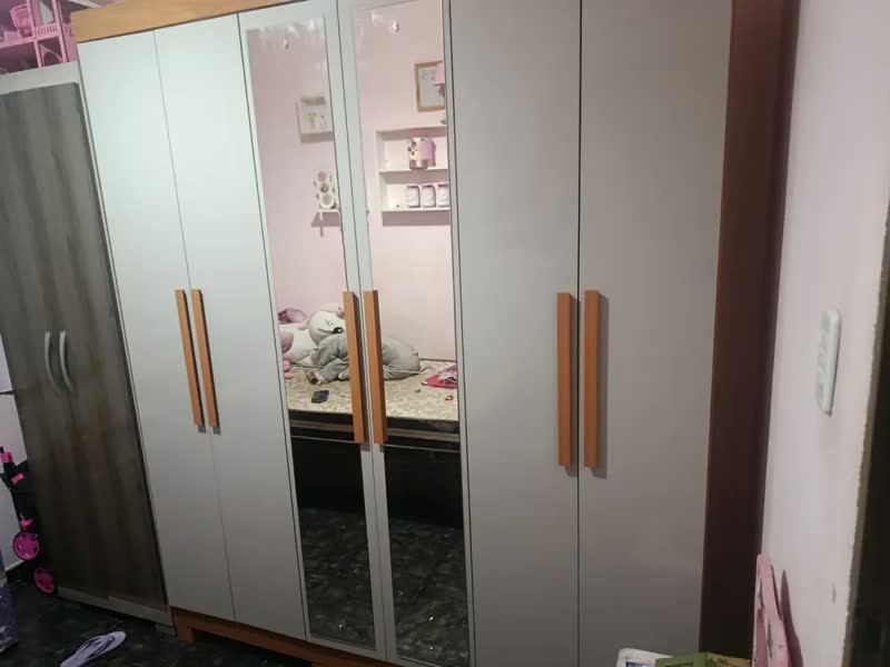 foto de Guarda Roupa Casal 6 Portas Easy Slim Com Espelho E Pés