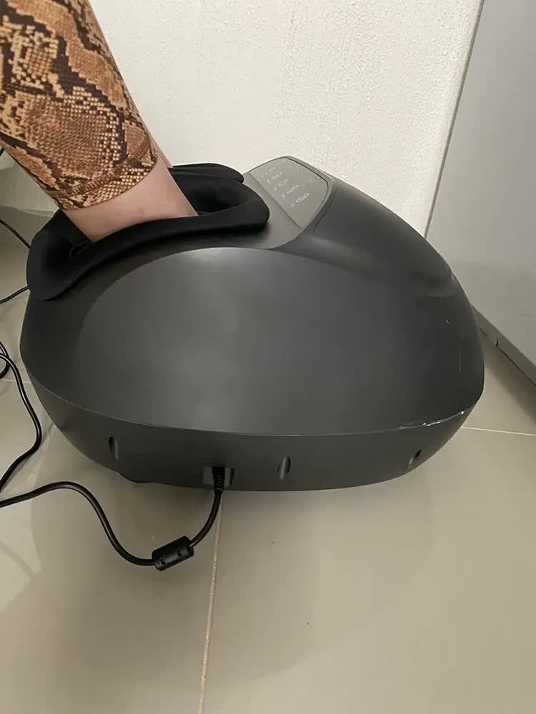 foto de massageador eletrico pes Massagem para Fascite Plantar Shiatsu com Aquecimento Controle Remoto Massageador Pes Bivolt Massageador Eletrico Portatil 3 Intensidades Timer KNQZE