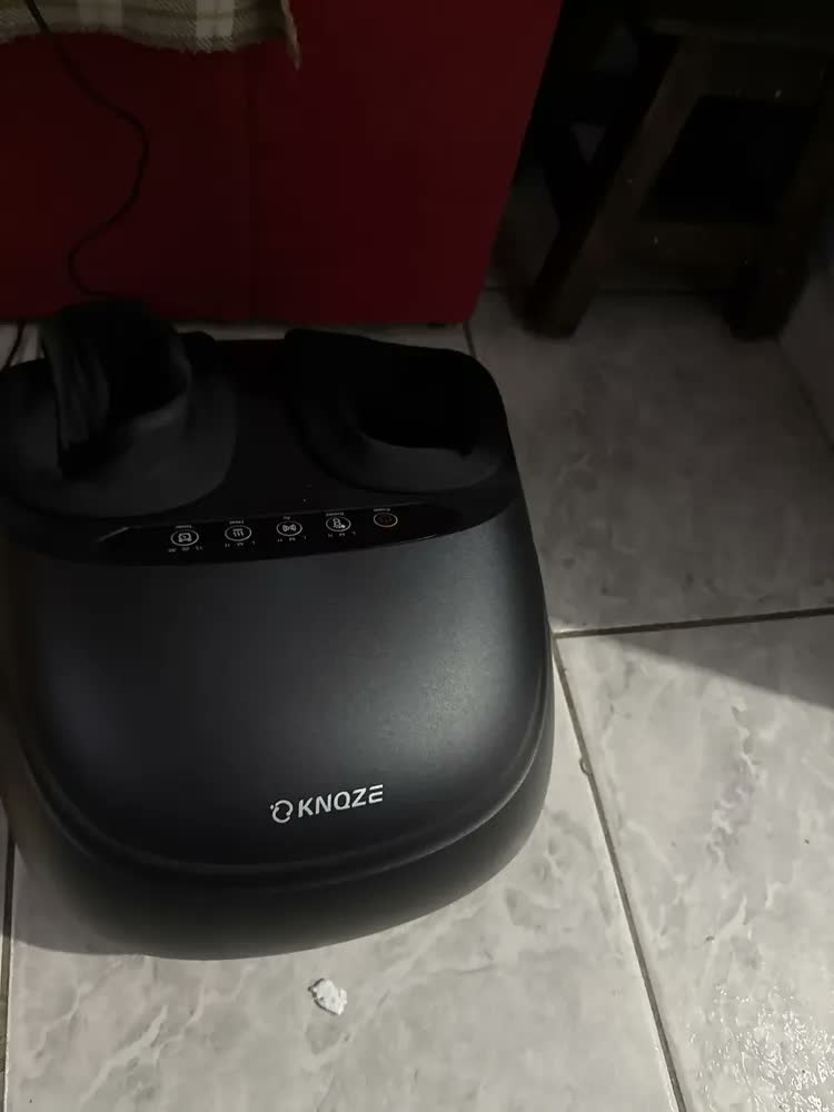 foto de massageador eletrico pes Massagem para Fascite Plantar Shiatsu com Aquecimento Controle Remoto Massageador Pes Bivolt Massageador Eletrico Portatil 3 Intensidades Timer KNQZE