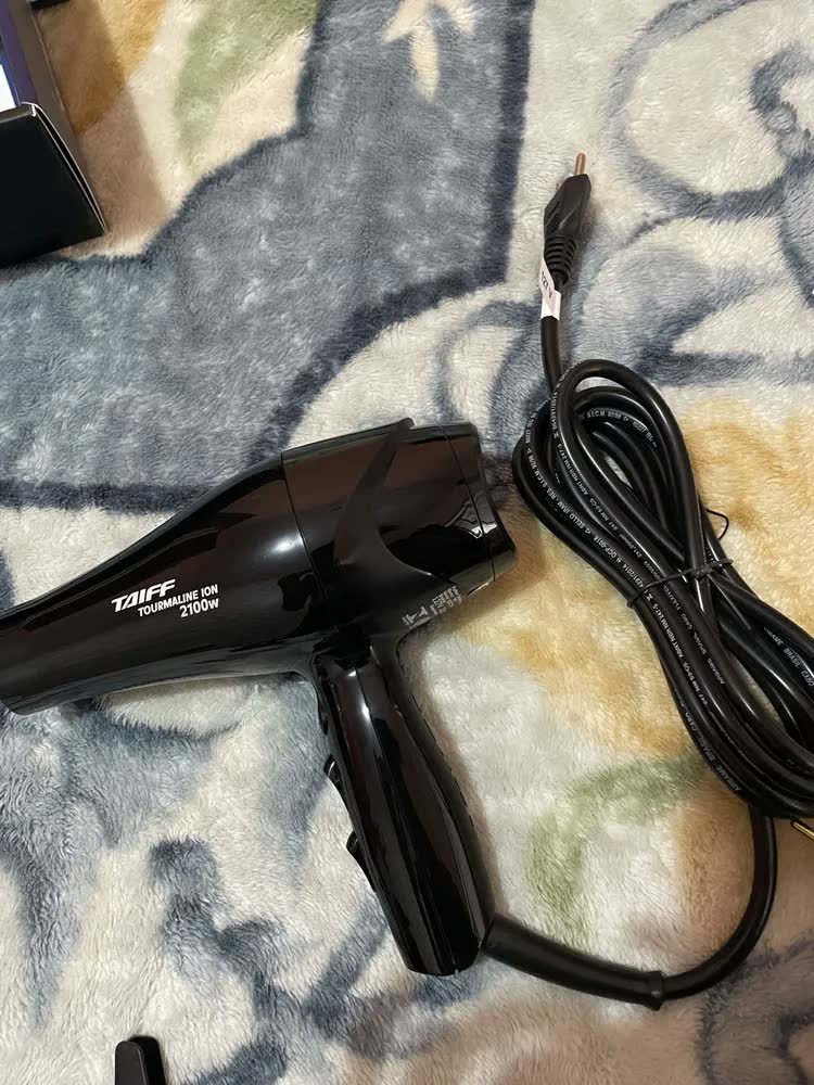 foto de Secador De Cabelo Taiff Tourmaline 4 Temperaturas 2100w Cor Preto