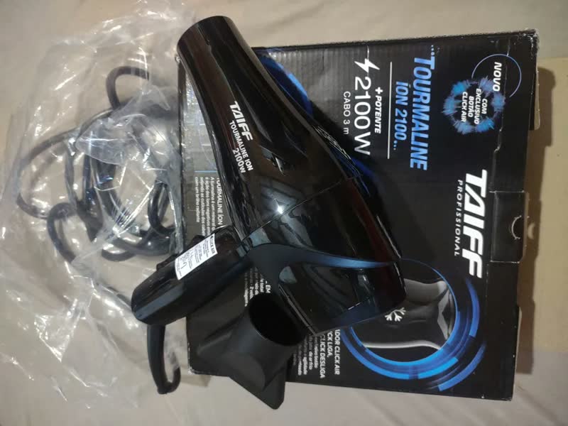 foto de Secador De Cabelo Taiff Tourmaline 4 Temperaturas 2100w Cor Preto