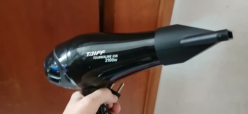 foto de Secador De Cabelo Taiff Tourmaline 4 Temperaturas 2100w Cor Preto