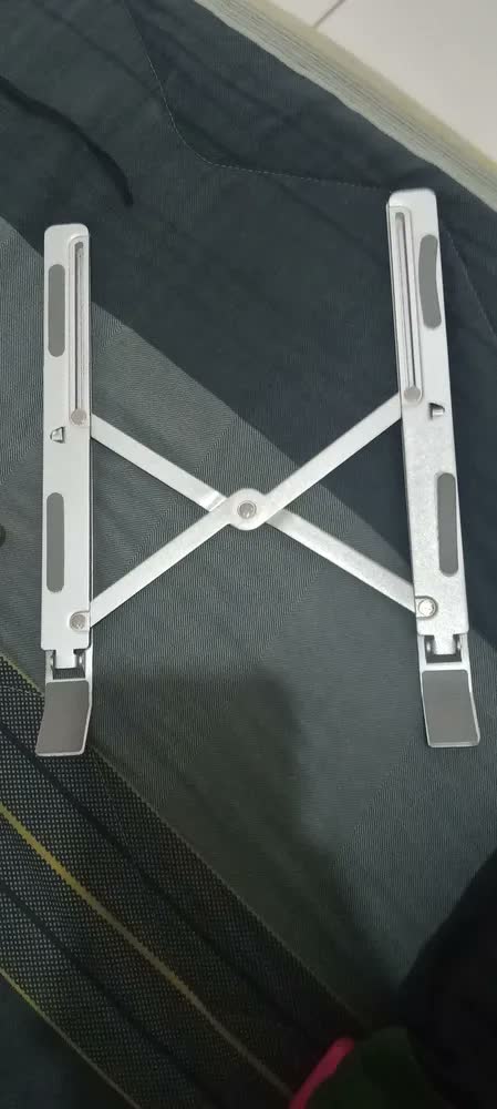 foto de Suporte Ajustável Hytalux Notebook MacBook 11'' a 17'' Alumínio Dobrável