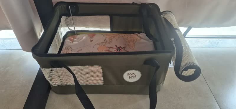 foto de Bolsa De Transporte Aéreo Para Pets Modelo Latam 40x28x25cm Cor Marrom