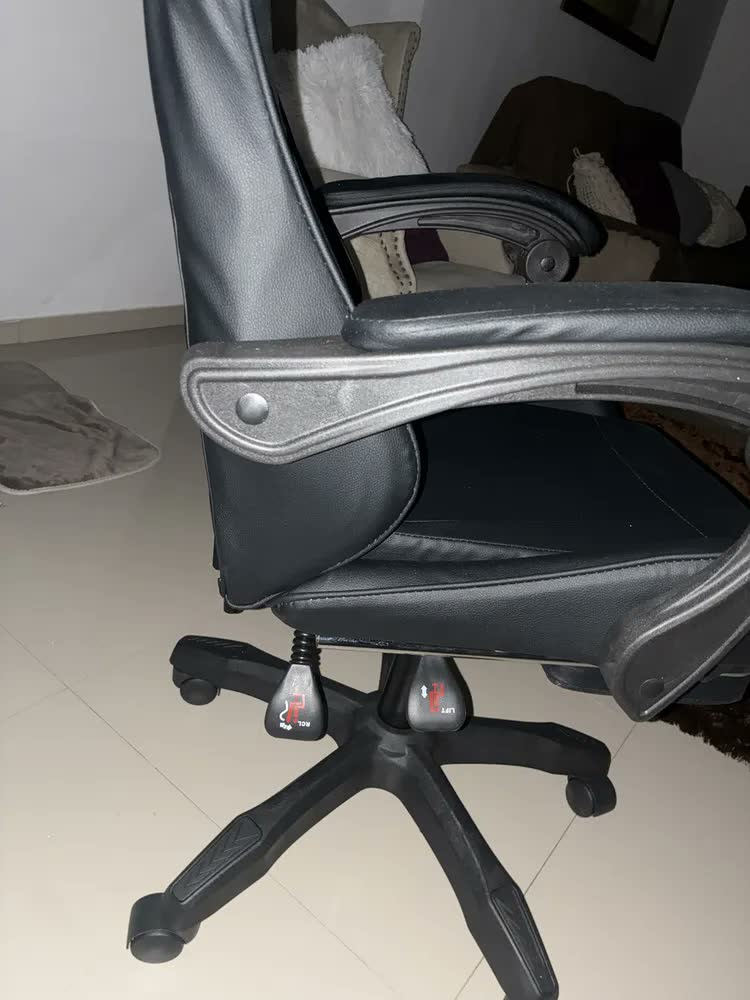 foto de Cadeira De Escritório Gamer Nitro Ergonômica Estofado Couro Sintético Reclinável Altura Ajustável Apoio Para Pés Cor Rosa Luvinco