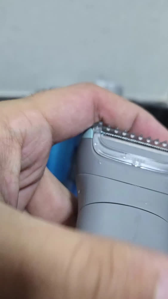 foto de Philips Aparador de pelos Body Groomer Série 3000 para Corpo e Região Íntima Pele lisa com mais conforto | Apara e raspa com conforto| Uso seco e molhado | 80 min sem fio | BG3480/15