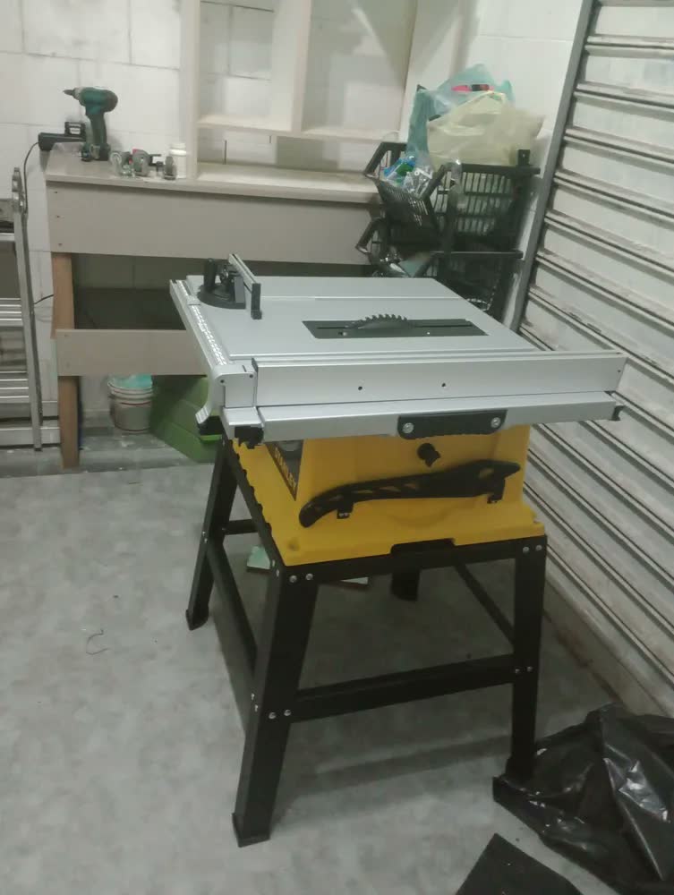 foto de Serra Circular Bancada 10pol 2000w Com Disco Sst001 Stanley