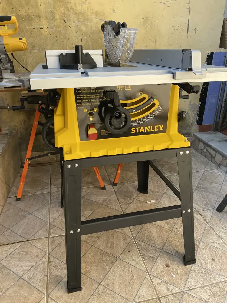 foto de Serra Circular Bancada 10pol 2000w Com Disco Sst001 Stanley
