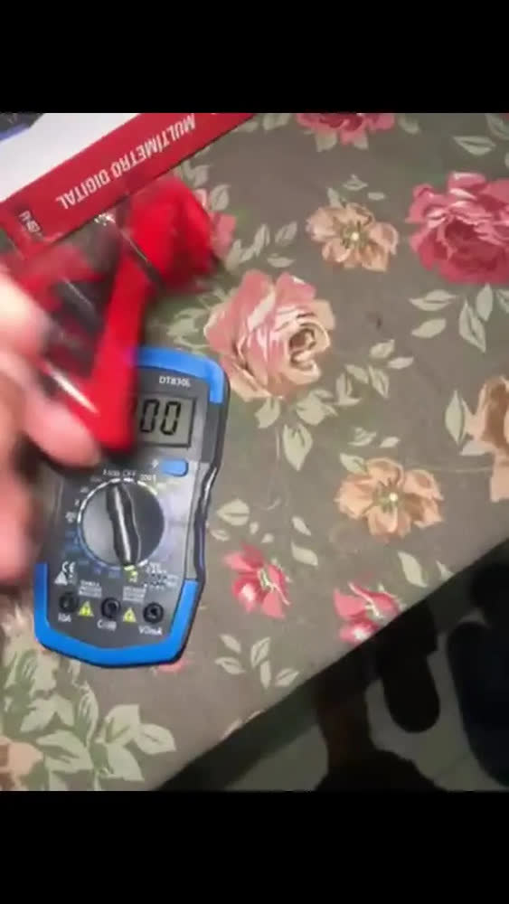 foto de Multímetro Digital Automotivo C/ Iluminação Profissional
