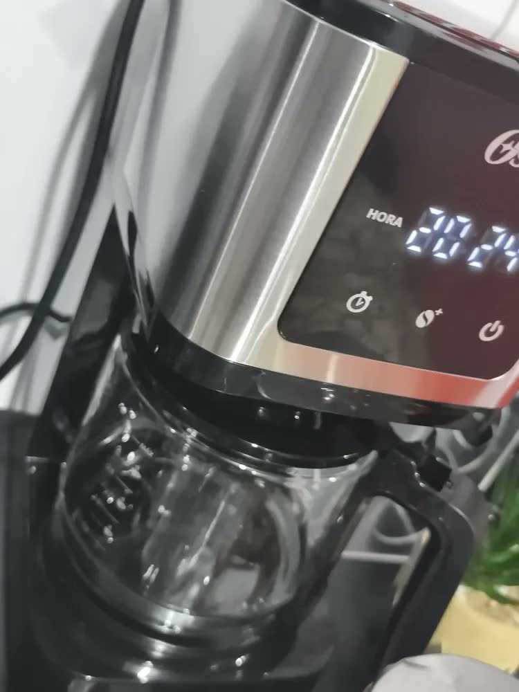 foto de Cafeteira Oster Programável 1,2l Com Display Digital Oster
