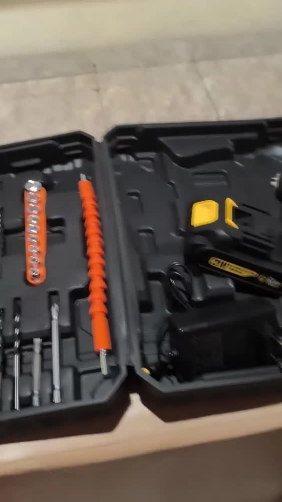 foto de Parafusadeira Furadeira De Impacto A Bateria 21V 3/8” Bivolt 1400 Rpm Com Acessórios E Maleta TB-21PZW The Black Tools
