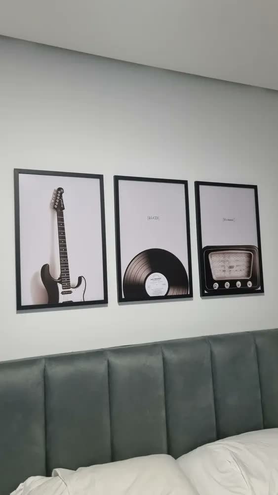 foto de Quadro Decorativo Rock Guitarra Vinil Radio Música Lindo Top Preto E Branco Preto
