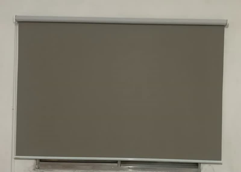 foto de Cortina Rolo Blackout 0% 1,20 L X 1,20 A Escurecer Quarto Cor Branco