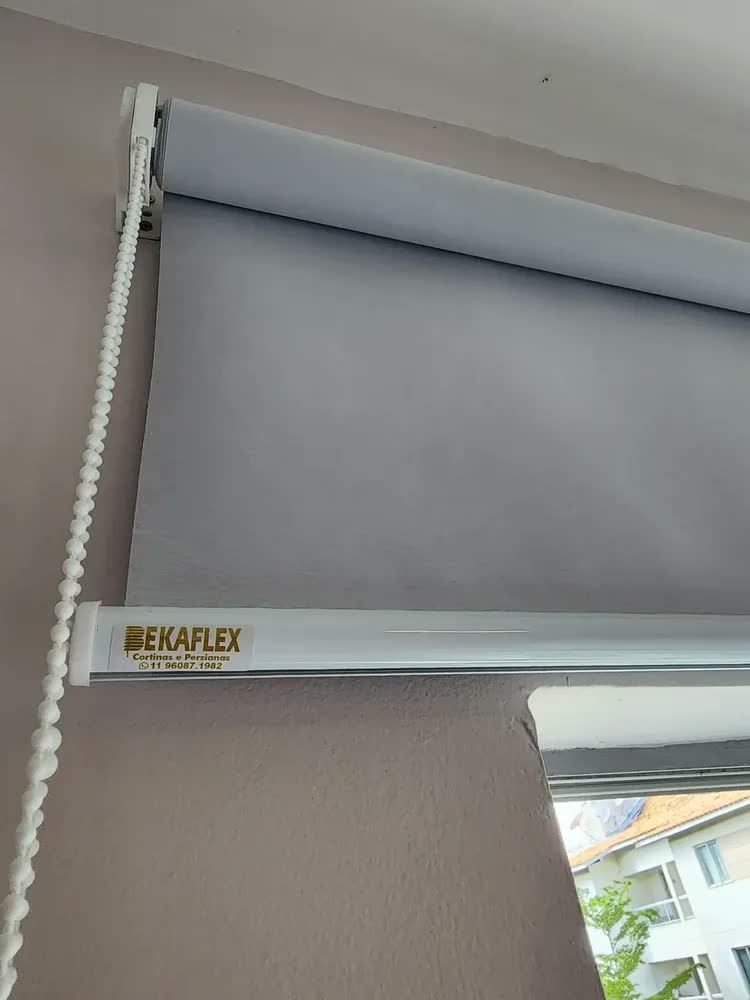 foto de Cortina Rolo Blackout 0% 1,20 L X 1,20 A Escurecer Quarto Cor Branco