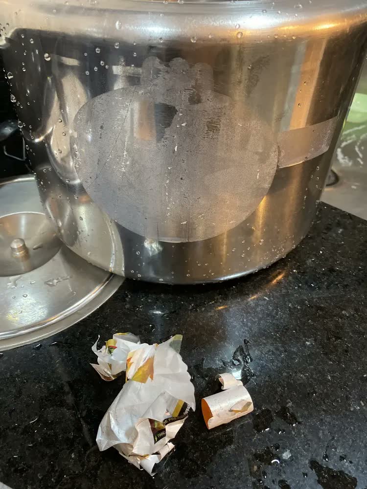 foto de Panela de Pressão 7 litros Alumínio Preta Grande Segura Reforçada Cozimento Rápido Econômica Fechamento Interno