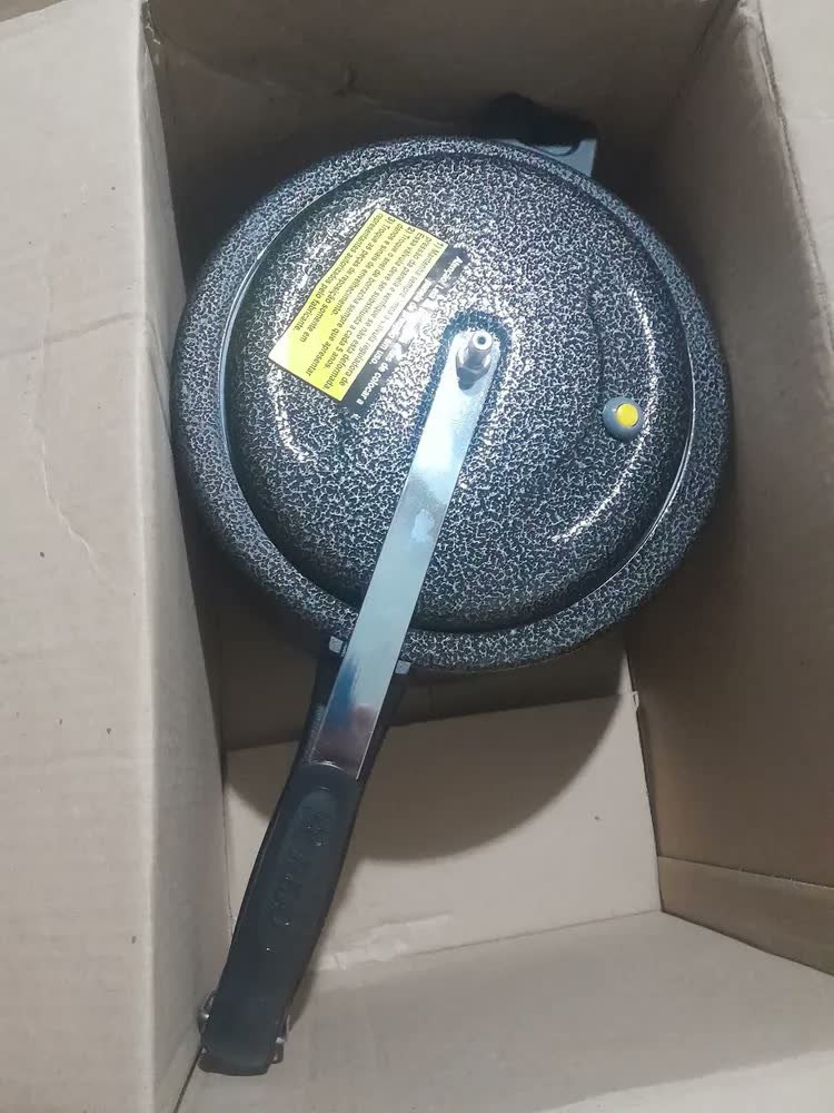 foto de Panela de Pressão 7 litros Alumínio Preta Grande Segura Reforçada Cozimento Rápido Econômica Fechamento Interno