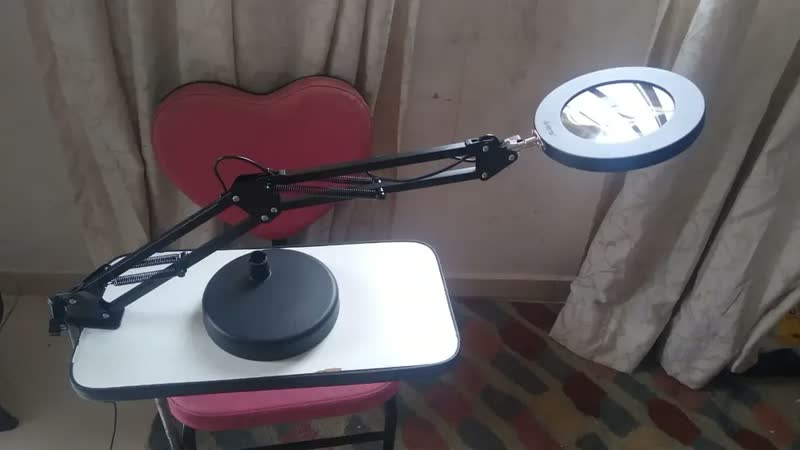 foto de Luminária Lupa Estética Profissional Ring Light Mesa Bancada Cor Preto Nano Bateria