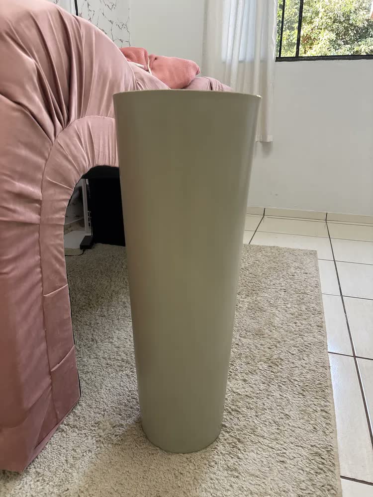 foto de Vaso Polietileno Ibiza Grande Sala Luxo Moderno Decorativo Cor Cimento