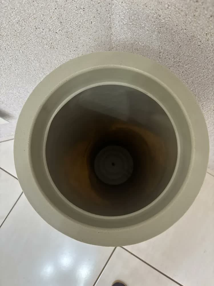 foto de Vaso Polietileno Ibiza Grande Sala Luxo Moderno Decorativo Cor Cimento