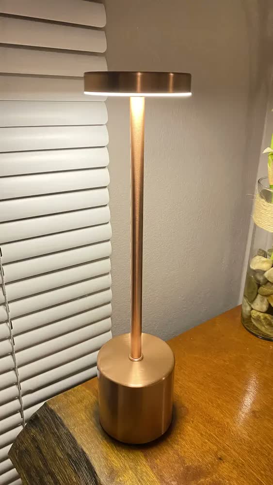 foto de Luminaria Led 3 Cores Sem Fio | Abajur De Mesa Recarregável