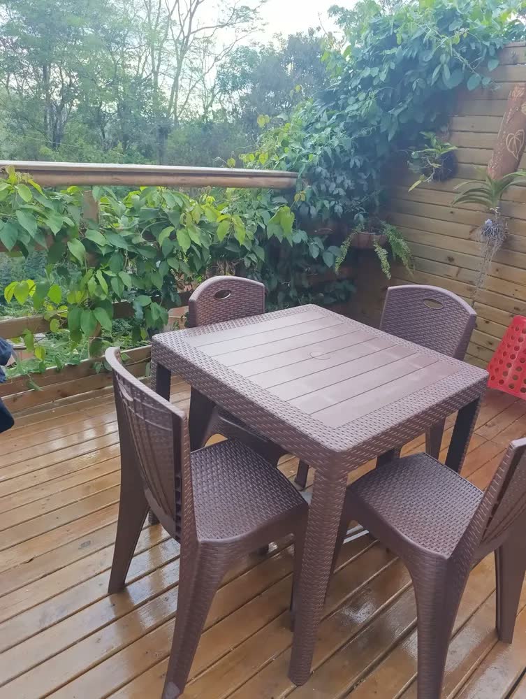 foto de Conjunto Mesa Rattan Quadrada Aja c/ 4 Cadeiras Marrom para Jardim Varanda