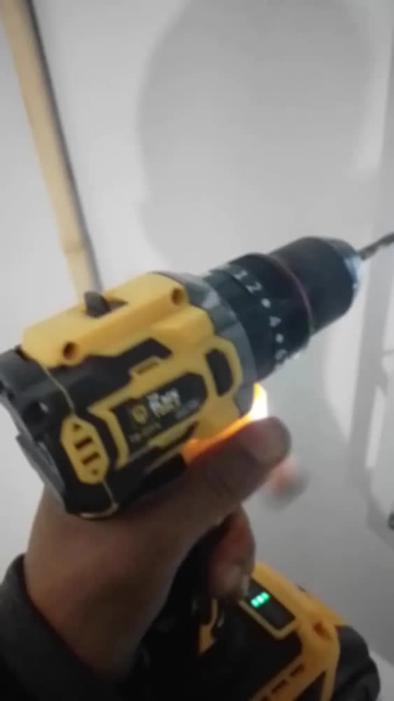 foto de Parafusadeira Furadeira Impacto The Black Tools C/2 Baterias Amarelo E Preto 60hz