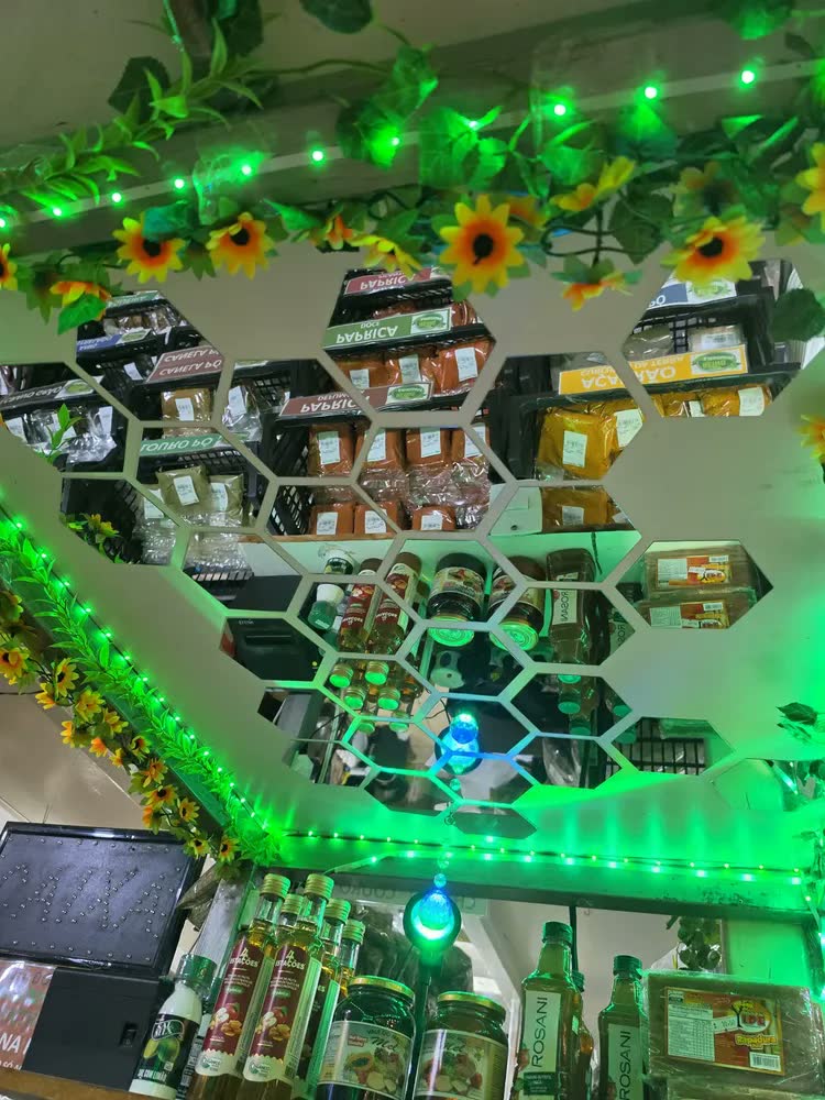foto de 30 Espelhoplaca Com Adesivo Auto Hexagonal Colante Acrílico