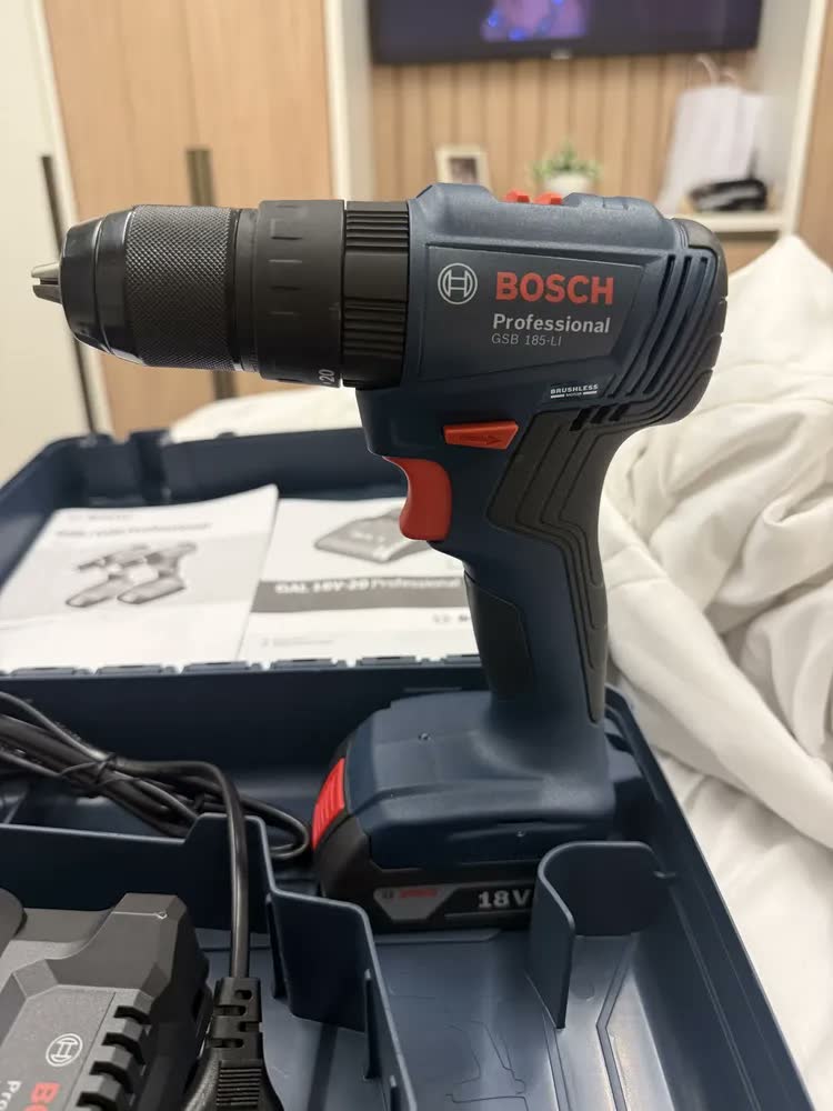foto de Parafusadeira E Furadeira De Impacto Brushless 18v Gsb 185-li Bosch Com Maleta Azul