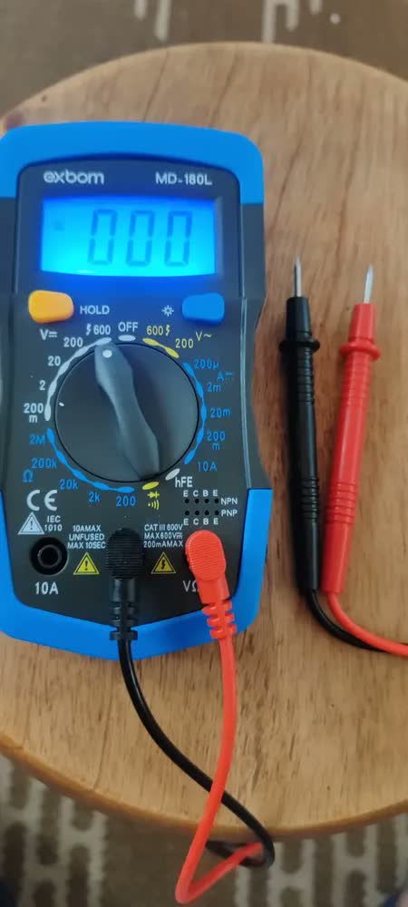 foto de Multímetro Digital Profissional Several Importados Multifunções Display LCD Portátil Com Bateria 9v