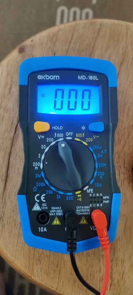 foto de Multímetro Digital Profissional Several Importados Multifunções Display LCD Portátil Com Bateria 9v