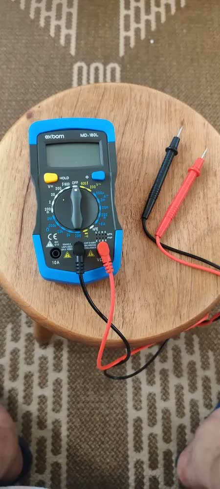 foto de Multímetro Digital Profissional Several Importados Multifunções Display LCD Portátil Com Bateria 9v