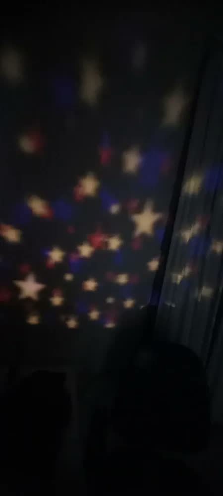 foto de Luminária Projetor LED Infantil Efeito Estrelado Lua Rotação 360º USB