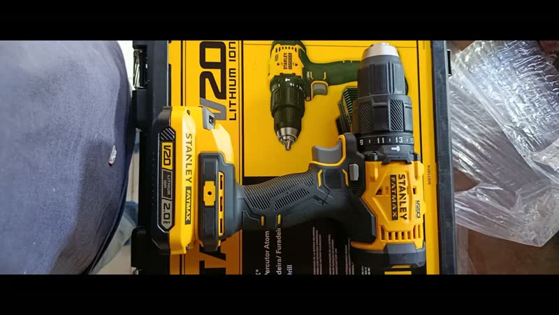 foto de Parafusadeira E Furadeira Impacto 13mm 20v Stanley Scd712d1k 1 Bateria 1 Carregador E Maleta