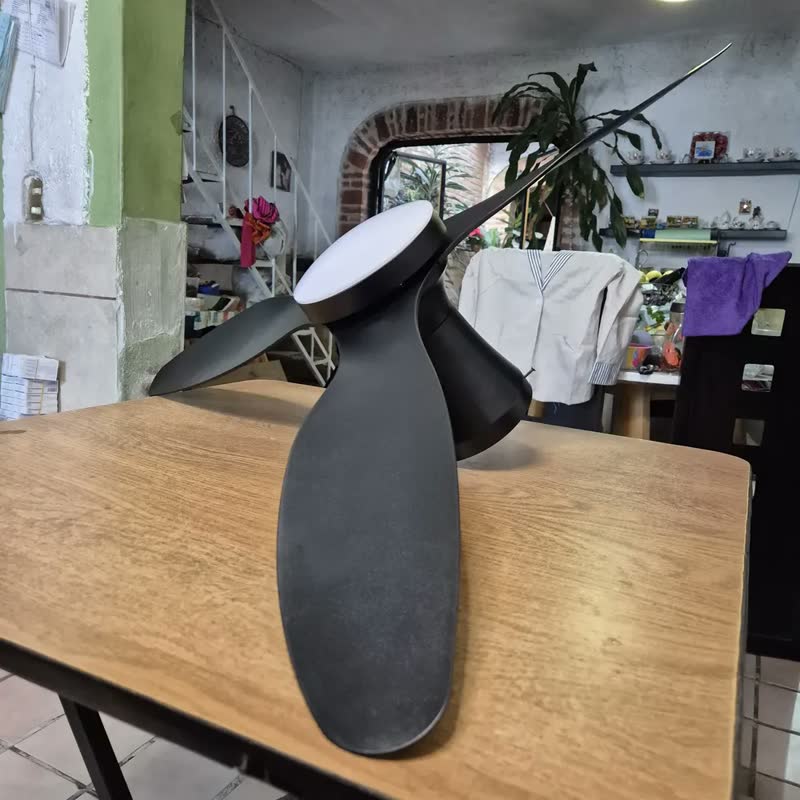 foto de Ventilador de teto moderno de 42 polegadas com luz e controle remoto, perfil baixo, 3 pás de acabamento duplo, motor DC silencioso e reversível, 3 cct+6 velocidades para ambientes internos/externos