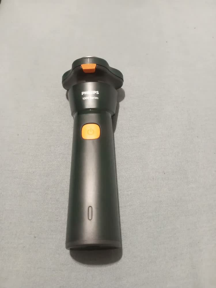 foto de Barbeador elétrico Philips Shaver série 1000 para uso seco e úmido, lâminas Powercut, cabeças flutuantes 3D, modo de operação de 35 minutos S1882/00