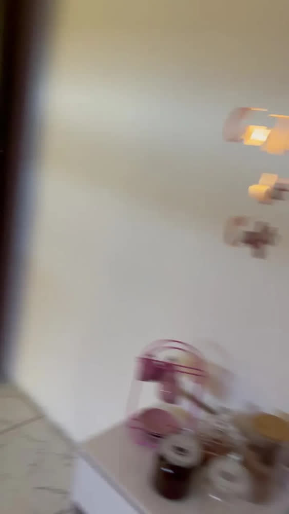 foto de Espelho de Parede com LED Pílula 50x80 cm Ideal para Sala, Quarto e Banheiro - Moldura Lapidada e Minimalista, Iluminação LED Quente, Perfeito para Decoraração Iluminar Diversos Ambientes
