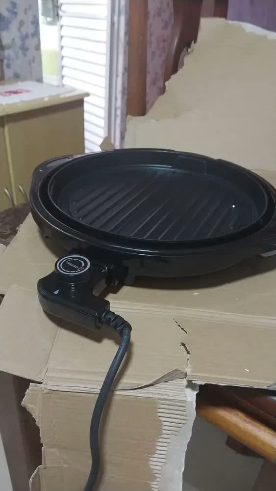 foto de Grill Elétrico Redondo 127V 1200W Antiaderente Termostato