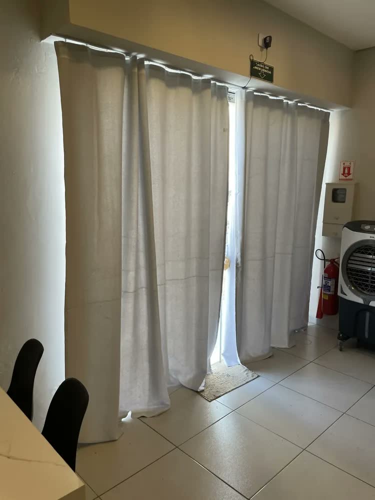 foto de Cortina Blackout Premium 4,00x2,50m Trilho Suíço (varão 3m)