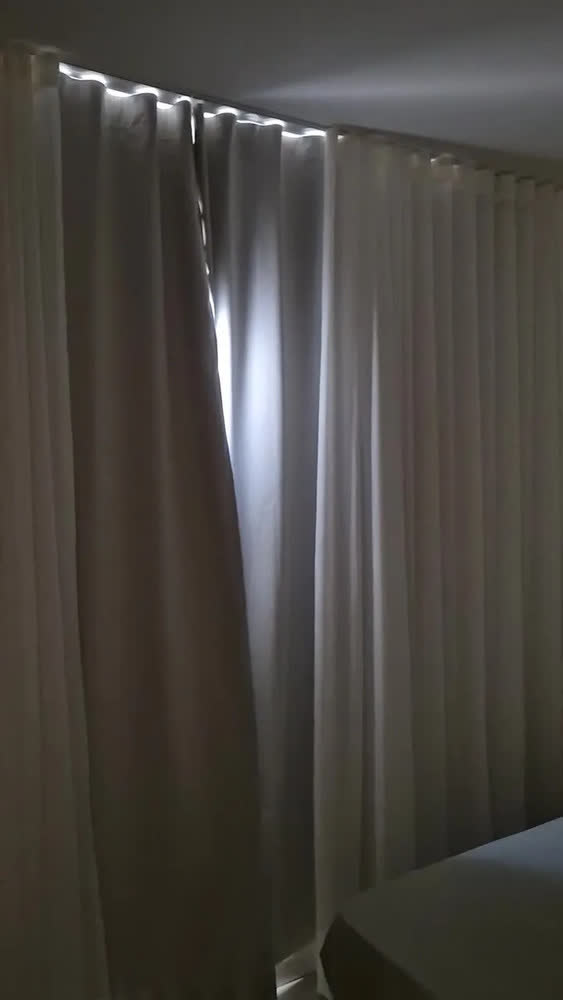 foto de Cortina Blackout Premium 4,00x2,50m Trilho Suíço (varão 3m)