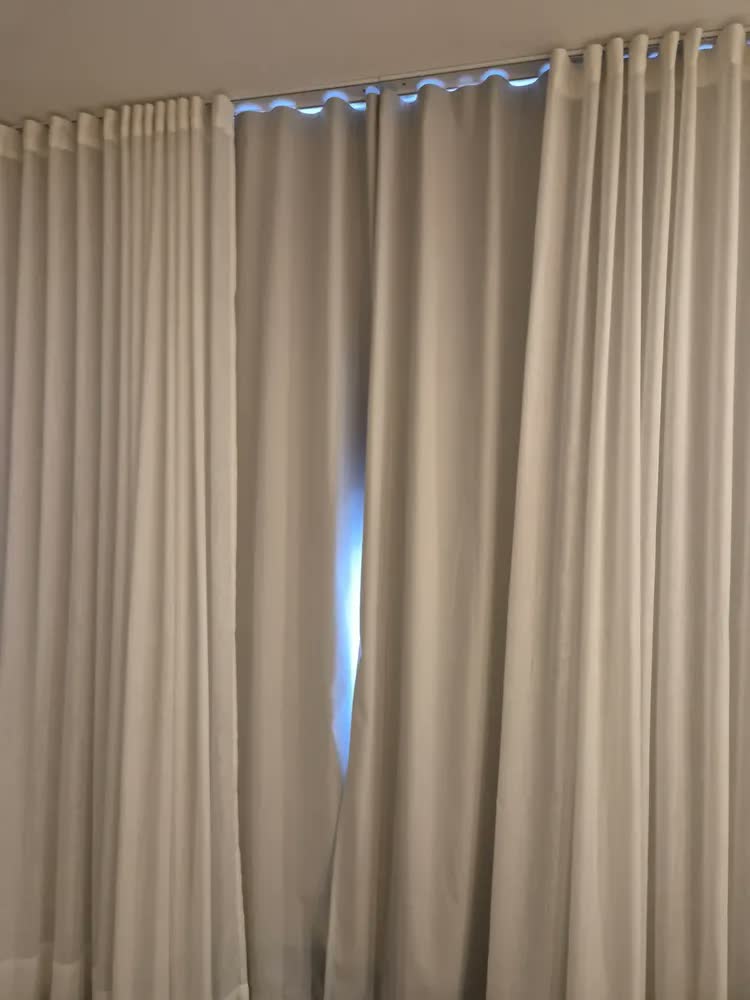 foto de Cortina Blackout Premium 4,00x2,50m Trilho Suíço (varão 3m)